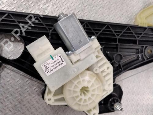 Rudehejsemekanisme venstre bagtil RENAULT CAPTUR II (HF_) E-TECH 145 (HFMU) (143 hp) 28685268