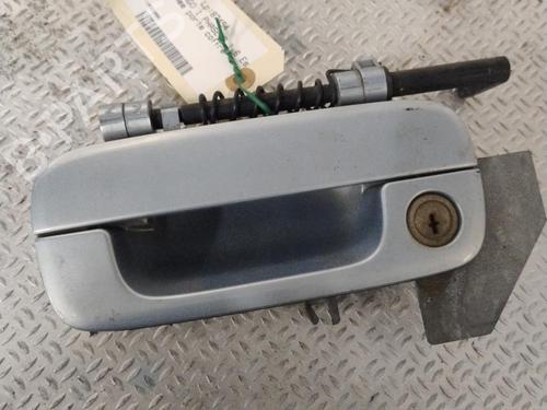 Used Tailgate handle CITROËN BERLINGO / BERLINGO FIRST MPV (MF_, GJK_, GFK_) 1.6 16V (MFNFU) (109 hp) 25826724