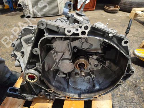 Getriebe für PEUGEOT 3008 I MPV (0U_) 1.6 HDi (109 hp) 31265838