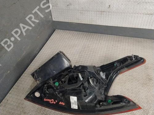 Used Left taillight Left taillight 32307930 32307930