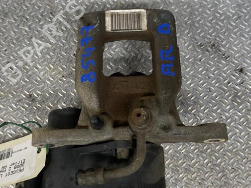 Used Right rear brake caliper Right rear brake caliper PEUGEOT 3008 II SUV (MC_, MR_, MJ_, M4_) 1.5 BlueHDi 130 (131 hp) 24101590 24101590