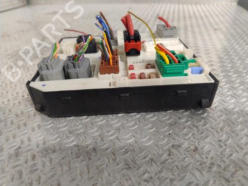 Used Fuse box Fuse box 37252527 37252527