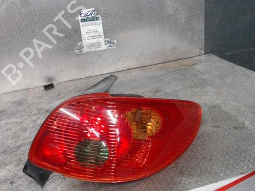 Used Right taillight PEUGEOT 206 Hatchback (2A/C) 1.9 D (69 hp) 26534245