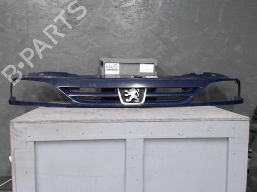 Used Grille PEUGEOT 806 (221) 1.9 TD (90 hp) 24070021