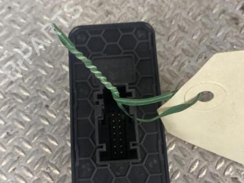 Used Left front window switch Left front window switch CITROËN C3 III (SX) 1.5 BlueHDi 100 (SXYHYP, SXYHTU) (102 hp) 24062205 24062205