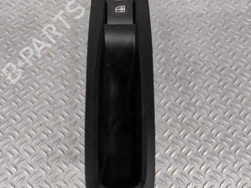 right-rear-window-switch-renault-megane-iv-hatchback-b9amn_-2015-29441424 main image