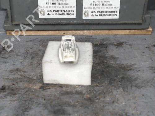Used Interior roof light Interior roof light RENAULT CAPTUR I (J5_, H5_) 1.5 dCi 90 (J5N4, J5M5, J5MW, J5M6, J5AL, J5AJ) (90 hp) 24070184 24070184