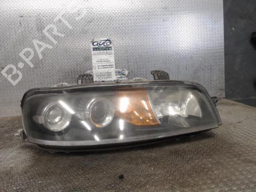 Used Right headlight FIAT PUNTO (188_) 1.2 60 (188.030, .050, .130, .150, .230, .250) (60 hp) 24084489