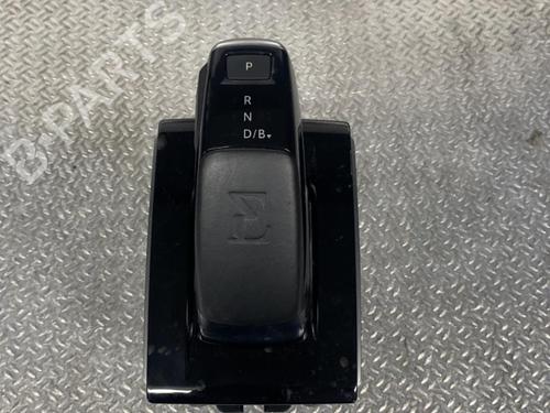 Used Shift knob Shift knob DS DS 3 / DS 3 CROSSBACK (UR_, UC_, UJ_) E-TENSE (UZZKXZ) (136 hp) 24101573 24101573