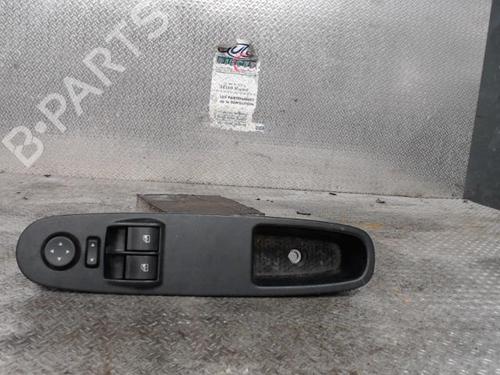 Used Left front window switch Left front window switch FIAT PUNTO EVO (199_) 1.3 D Multijet (199AXC1A, 199BXC1A, 199AXT1A, 199BXT1A) (75 hp) 24092462 24092462
