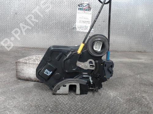 Vergrendeling links achter TOYOTA COROLLA Verso (ZER_, ZZE12_, R1_) 2.2 D-4D (AUR10_, AUR10R) (136 hp) 24089781