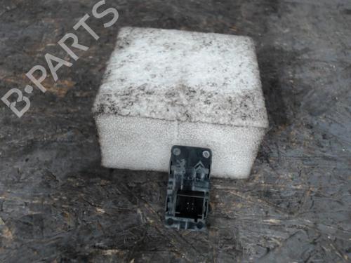 Used Right rear window switch PEUGEOT 308 I (4A_, 4C_) 1.6 HDi (90 hp) 24070471