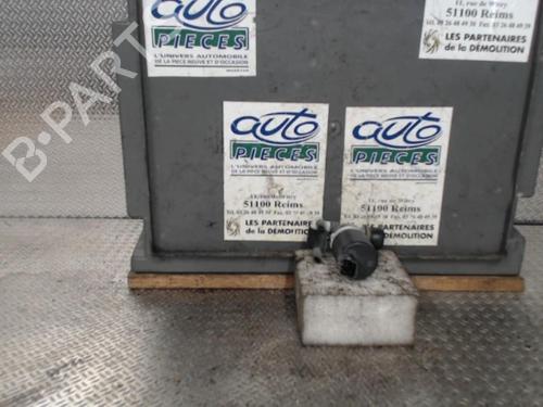 Used Washer pump Washer pump RENAULT MEGANE III Hatchback (BZ0/1_, B3_) 1.5 dCi (BZ09, BZ0D, BZ1W, BZ29, BZ14) (110 hp) 24069360 24069360