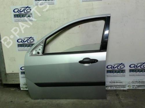 Dør venstre fortil Dør venstre fortil FORD FOCUS I Turnier (DNW) 1.8 Turbo DI / TDDi (90 hp) 24070014 24070014