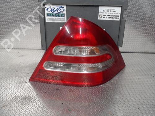 Used Right taillight MERCEDES-BENZ C-CLASS (W203) C 200 CDI (203.007) (122 hp) 24071660