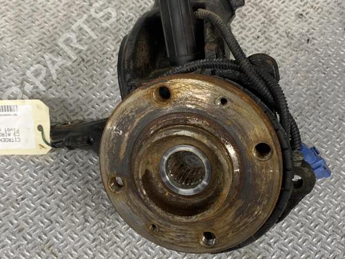 Used Right front steering knuckle Right front steering knuckle CITROËN C3 AIRCROSS II (2R_, 2C_) 1.2 PureTech 130 (2RHNYH) (131 hp) 24061719 24061719