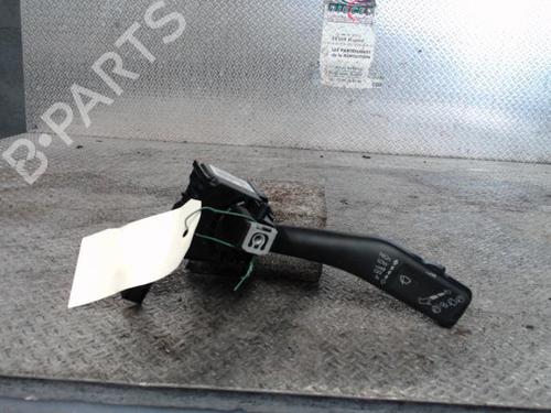 Used Steering column stalk SKODA OCTAVIA II Combi (1Z5) 1.9 TDI (105 hp) 24092098