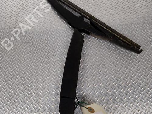 Used Rear windshield wiper arm RENAULT CAPTUR II (HF_) E-TECH 160 (158 hp) 25704023