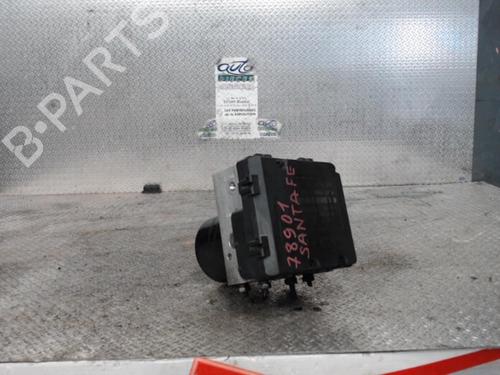 Used ABS pump HYUNDAI SANTA FÉ I (SM) 2.0 CRDi 4x4 (113 hp) 30483990