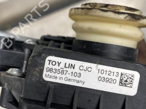 Used Front left window mechanism TOYOTA YARIS (_P9_) 1.4 D-4D (NLP90_, NLP90R) (90 hp) 24101253