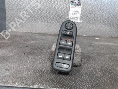 Used Left front window switch Left front window switch CITROËN C5 III (RD_) 1.6 HDi 115 (RD9HRA, RD9HLA, RD9HL0) (114 hp) 24089974 24089974