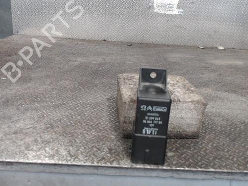 Used Electronic module PEUGEOT 5008 (0U_, 0E_) 1.6 HDi (114 hp) 24090522