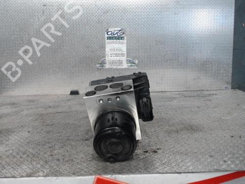 Used ABS pump HYUNDAI SANTA FÉ I (SM) 2.0 CRDi 4x4 (113 hp) 30483990