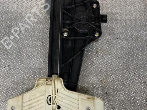 Used Rear right window mechanism Rear right window mechanism PEUGEOT 3008 II SUV (MC_, MR_, MJ_, M4_) 1.5 BlueHDi 130 (131 hp) 24101680 24101680
