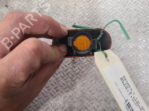 Used Right side indicator RENAULT CLIO II (BB_, CB_) 1.2 LPG (BB0A, CB0A) (60 hp) 24100335