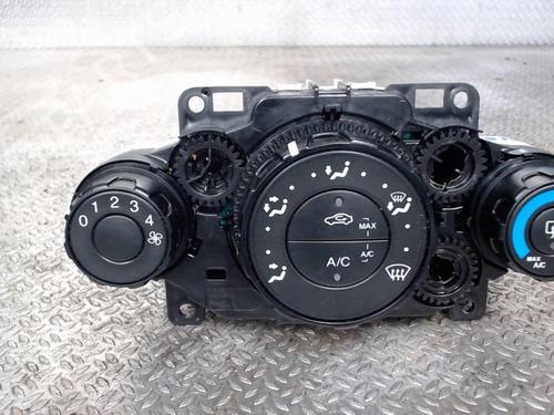 Used Climate control FORD FIESTA VI (CB1, CCN) 1.4 TDCi (68 hp) 24078297