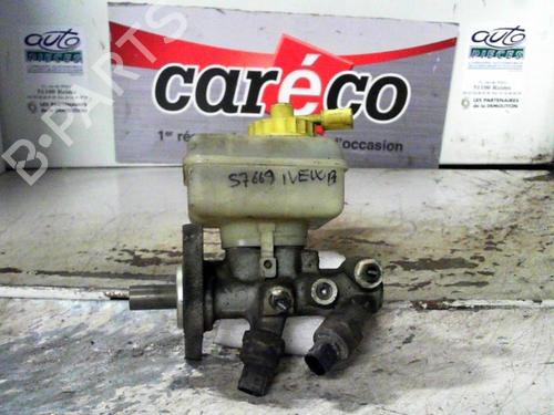 Used Brake master cylinder Brake master cylinder VW NEW BEETLE (9C1, 1C1) 2.0 (115 hp) 24066421 24066421