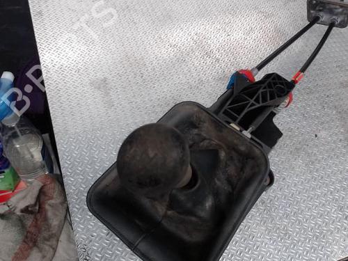 Used Shift knob Shift knob NISSAN NV200 / EVALIA Bus 1.5 dCi 90 (M20, M20M) (90 hp) 24098540 24098540