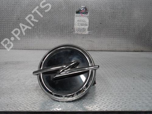 Used Tailgate handle OPEL CORSA F (P2JO) 1.5 (68) (102 hp) 24097735