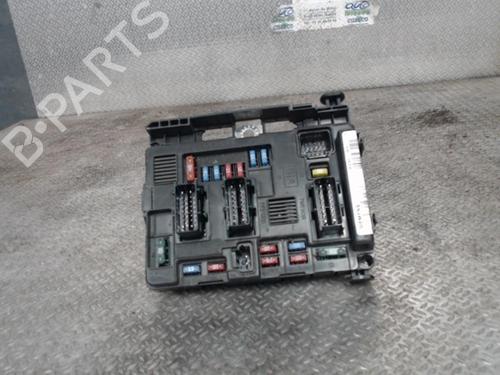 Used Fuse box Fuse box CITROËN XSARA PICASSO (N68) 1.6 HDi (90 hp) 30483870 30483870