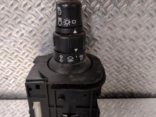 Used Steering column stalk RENAULT SCÉNIC II (JM0/1_) [2003-2010]  26328546