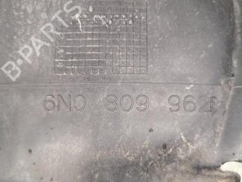 Used Wheel arch VW POLO (6N2) 1.4 (60 hp) 24098574