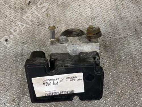 Used ABS pump CHEVROLET AVEO / KALOS Hatchback (T250, T255) 1.2 (84 hp) 30484498
