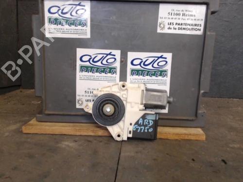 Used Rear right seatbelt RENAULT MEGANE III Hatchback (BZ0/1_, B3_) 1.5 dCi (BZ09, BZ0D, BZ1W, BZ29, BZ14) (110 hp) 24069333