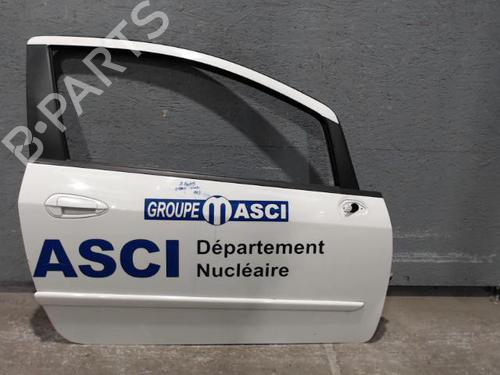 Used Right front door FIAT GRANDE PUNTO (199_) 1.3 D Multijet (75 hp) 24088857