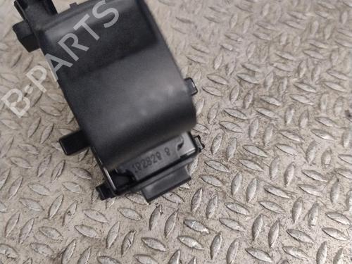 Used Switch Switch TOYOTA YARIS (_P9_) 1.4 D-4D (NLP90_, NLP90R) (90 hp) 32399498 32399498