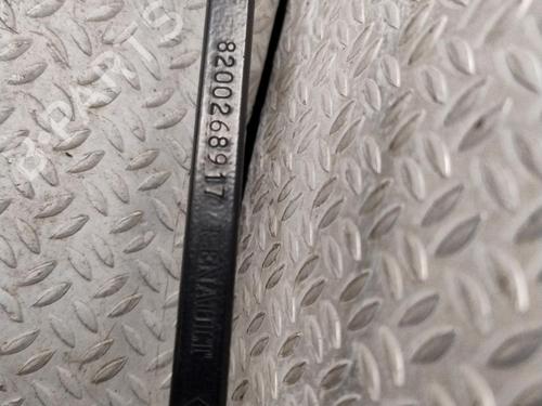 Used Front windshield wiper arm RENAULT CLIO III (BR0/1, CR0/1) 1.5 dCi (C/BR0G, C/BR1G) (68 hp) 31819530