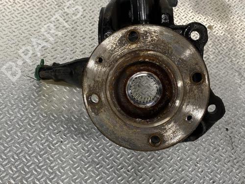 Used Right front steering knuckle Right front steering knuckle CITROËN C3 III (SX) 1.2 THP 110 (SXHNPS, SXHNZT, SXHNZ6) (110 hp) 39905963 39905963