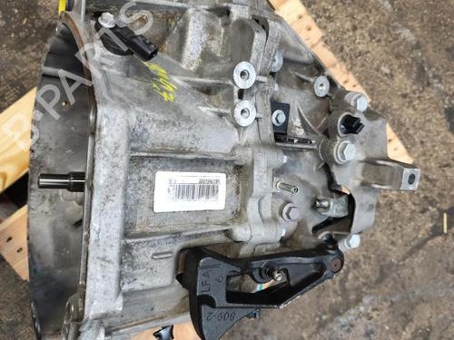 gearbox-renault-megane-iii-hatchback-bz01_-b3_-2008-32633257 main image
