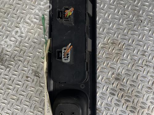 Left front window switch PEUGEOT 407 (6D_) 2.0 HDi 135 (6DRHRH, 6DRHRE, 6DRHRG, 6DRHRJ) | BP24061486I27 