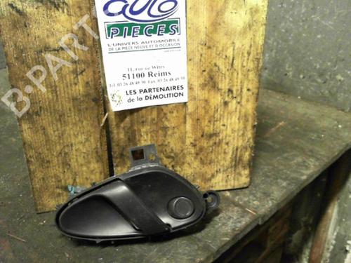 Used Front right interior door handle CITROËN XSARA (N1) 1.9 TD (90 hp) 24066904