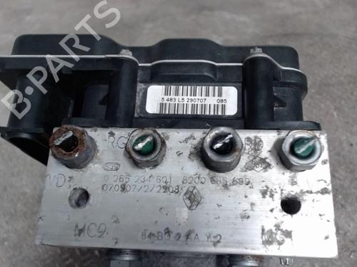 Used ABS pump RENAULT MEGANE II (BM0/1_, CM0/1_) 2.0 dCi (BM1K, CM1K) (150 hp) 30483335