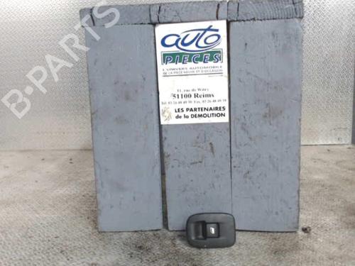 Used Right rear window switch Right rear window switch PEUGEOT 2008 I (CU_) 1.6 HDi (92 hp) 24073676 24073676