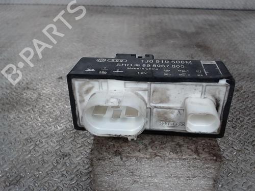Used Electronic module Electronic module VW POLO V (6R1, 6C1) 1.2 (60 hp) 24077730 24077730