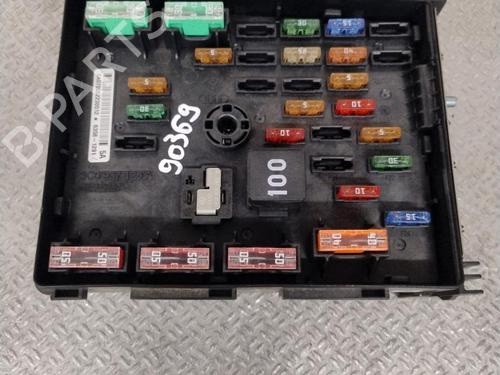 Used Fuse box Fuse box 39571785 39571785