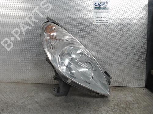 Phare droit Phare droit CITROËN XSARA PICASSO (N68) 2.0 HDi (90 hp) 24077582 24077582